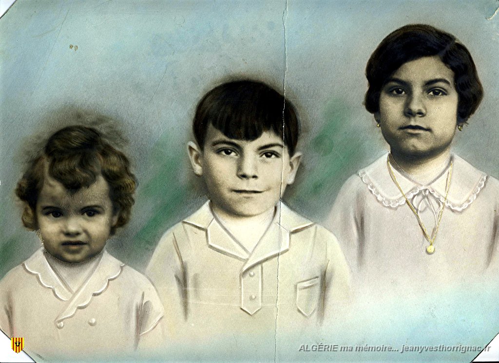 Mauricette Yvon et henriette Portrait 1935 1936 001.jpg - De gauche à droite : Mauricette, Yvon et henriette -  Portrait 1935-1936